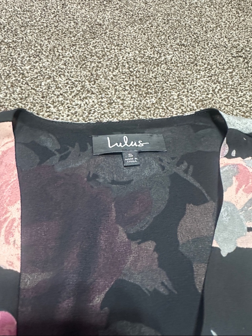 Lulu’s what’s bloomin floral print romper with 3/4 bell sleeves small - Picture 7 of 8